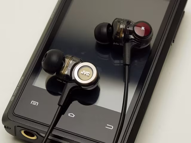 JVC HA-FXZ200 In-Ear Headphone_2