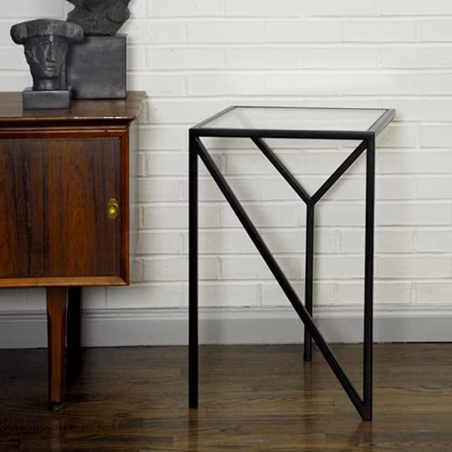 FAKTURA NY Table