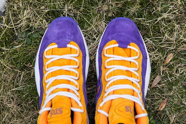 Sneakersnstuff x Reebok Question Mid The Crocus_10
