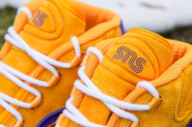 Sneakersnstuff x Reebok Question Mid The Crocus_4