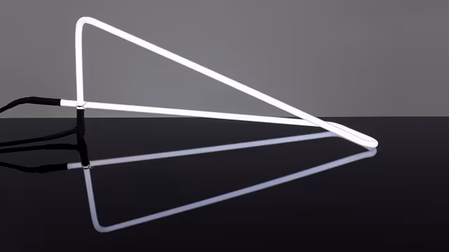 Tetra Desk Light by POD Design_2