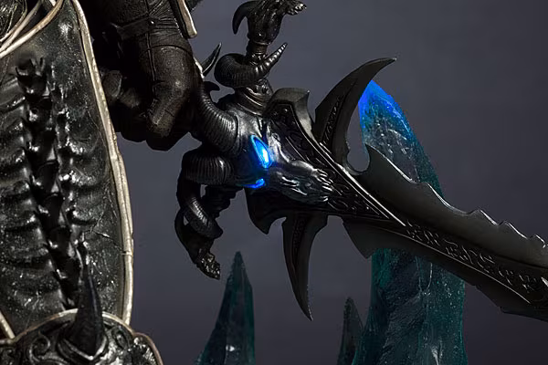 World of Warcraft Arthas Limited Edition Deluxe Statue_9