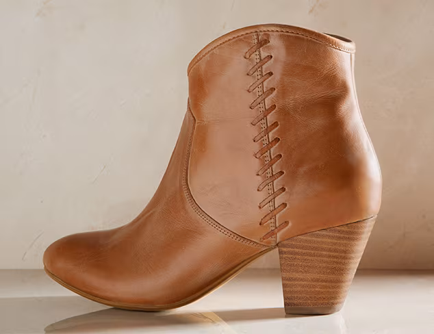 Urban Cowgirl Boots, Bags & More at MYHABIT