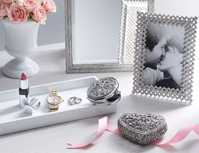 Luxe Gifts for Your Love at MYHABIT