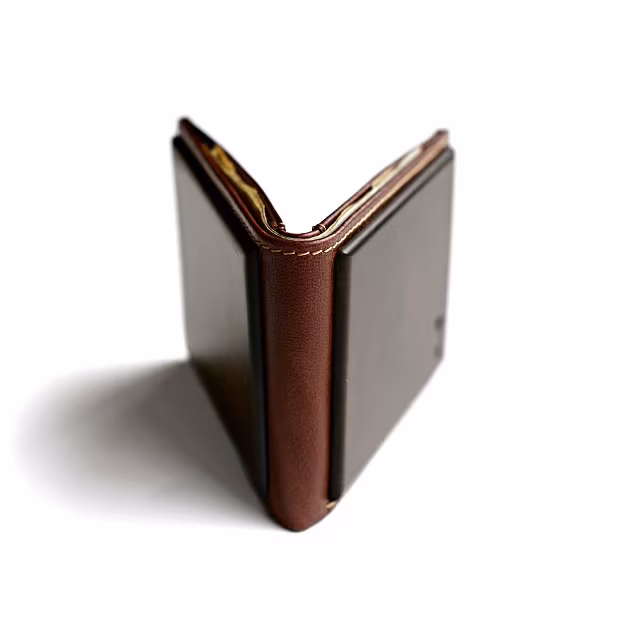 Slim Timber Walnut Wood Bifold Wallet_4