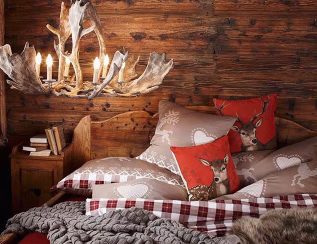Rustic Charm: Festive Décor & Furnishings at MYHABIT