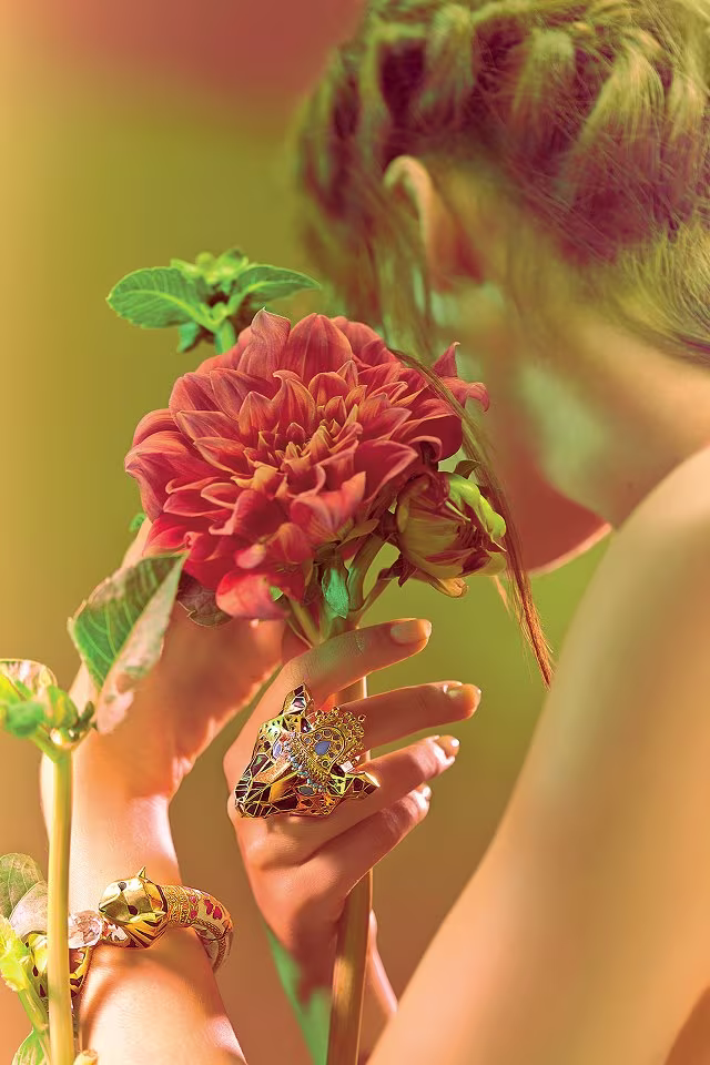 Tempting Eve - Adorn_7