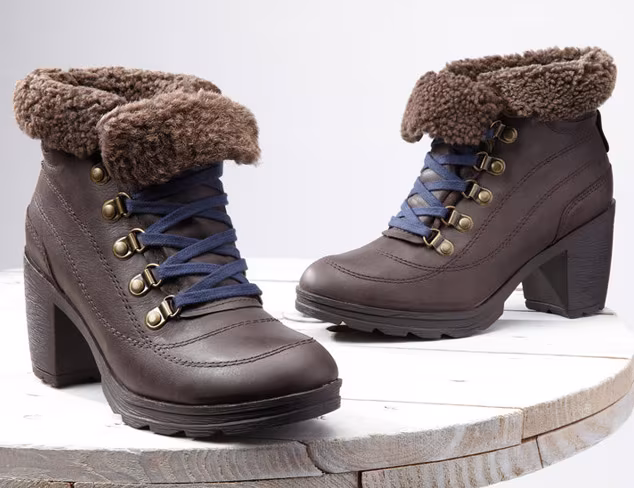 Cougar Women's Marla Lace-Up Boot
