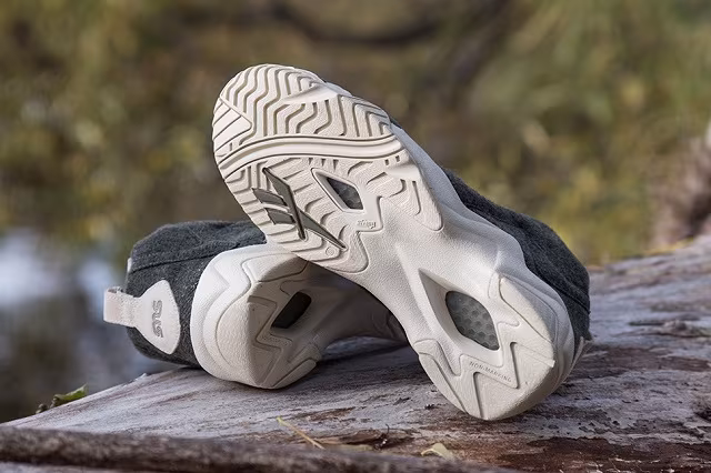 Sneakersnstuff x Reebok Kamikaze II Mid_3
