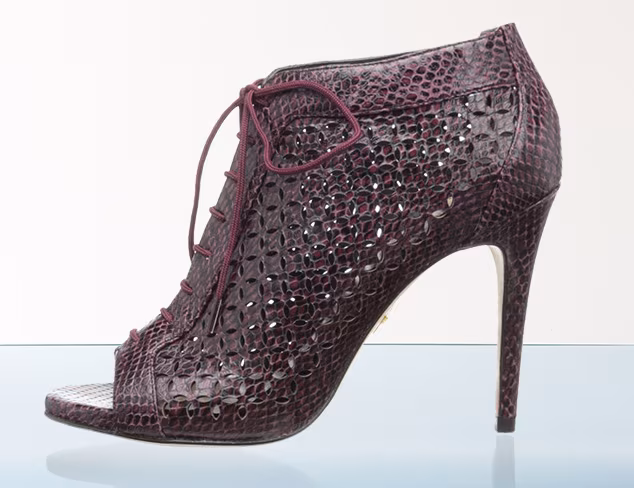 Pour La Victoire Shoes at MYHABIT