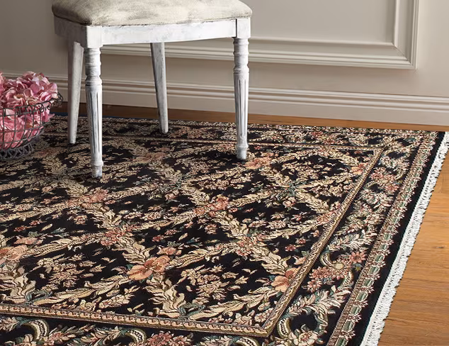 Luxurious Traditional Rugs at MYHABIT