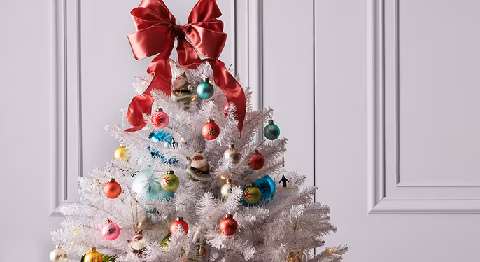 Holiday Decor: White & Bright at Gilt