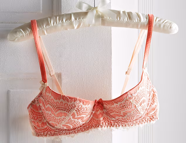 Lingerie feat. Mimi Holliday at MYHABIT