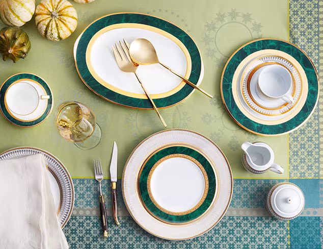 The Holiday Dinner Table at MYHABIT