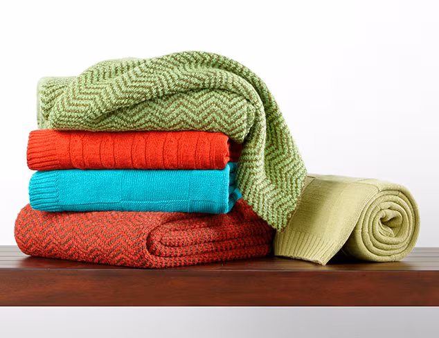 Throws feat. Mili Designs at MYHABIT