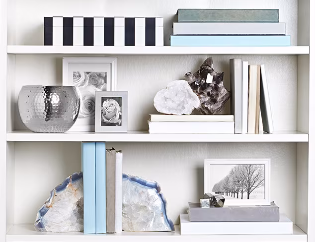 How To Decorate a Bookshelf at MYHABIT