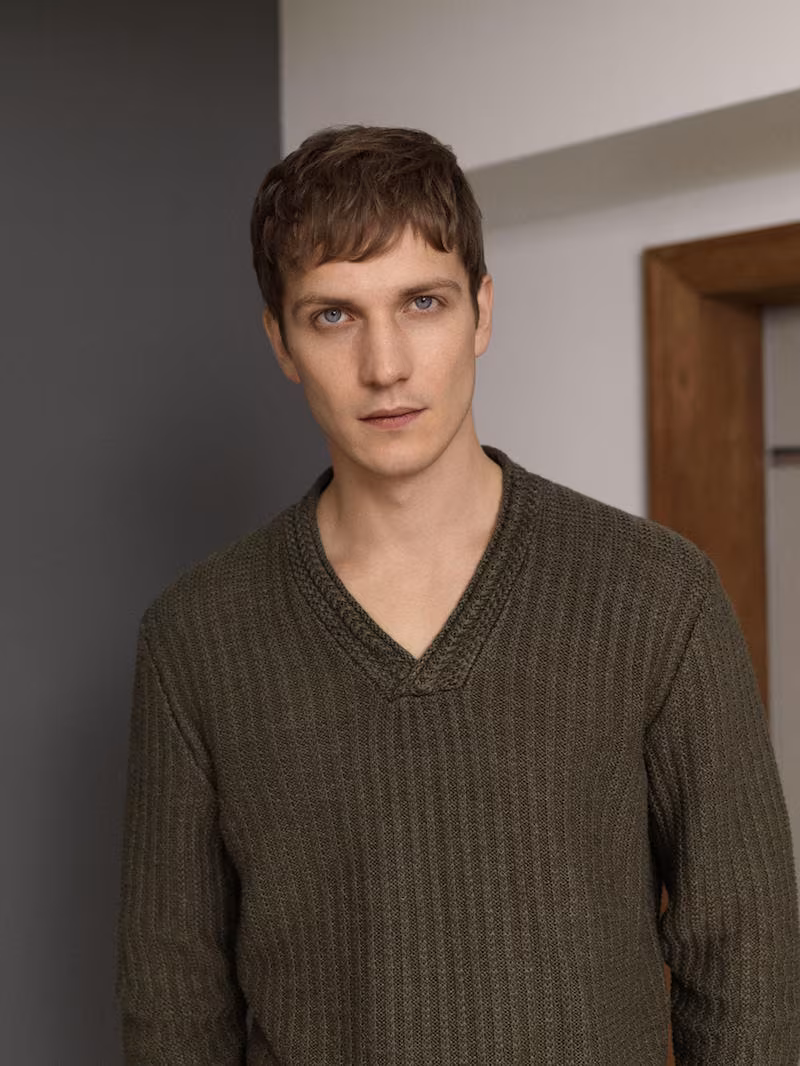 Inis Meáin V-Neck Linen and Silk-Blend Sweater